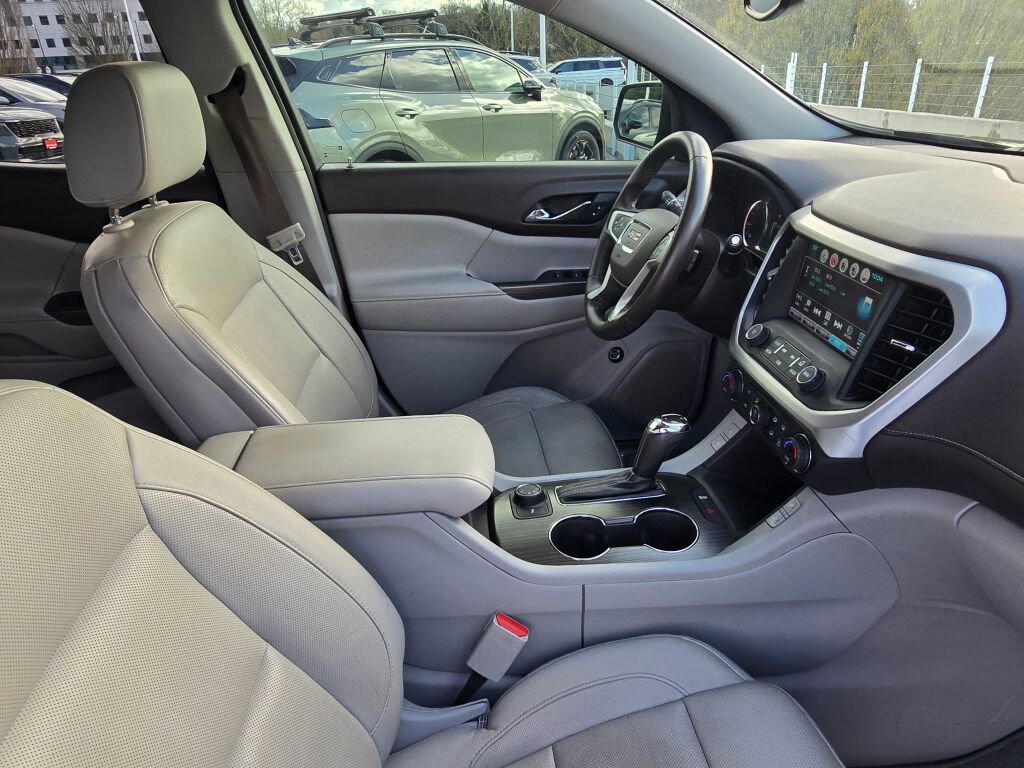 Used 2017 GMC Acadia SLT image 10
