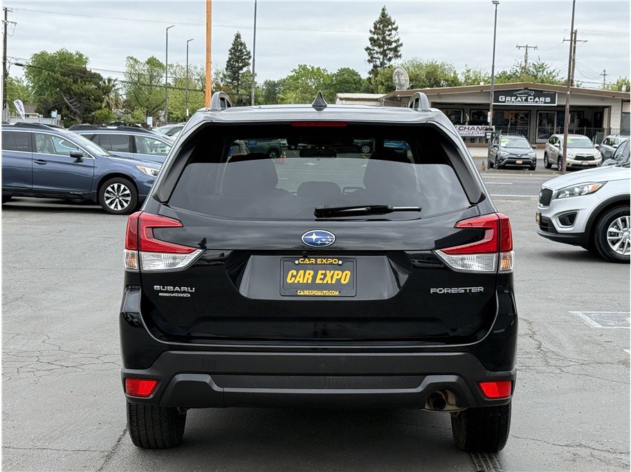 Used 2020 Subaru Forester Premium image 25