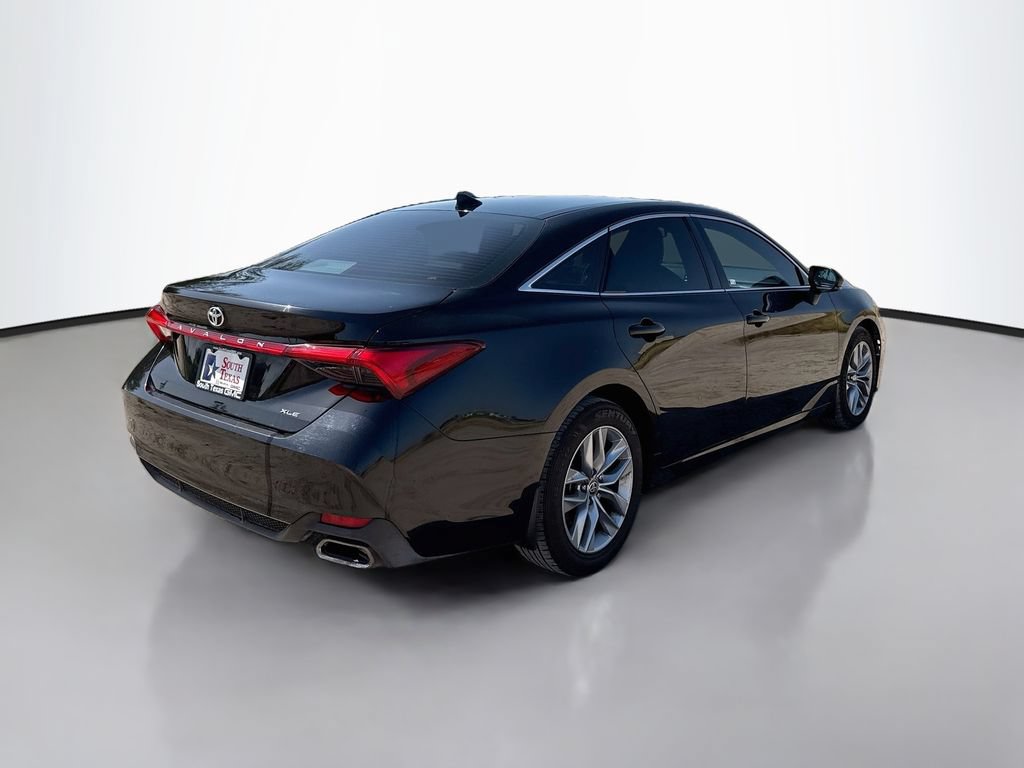 Used 2022 Toyota Avalon XLE FWD image 7