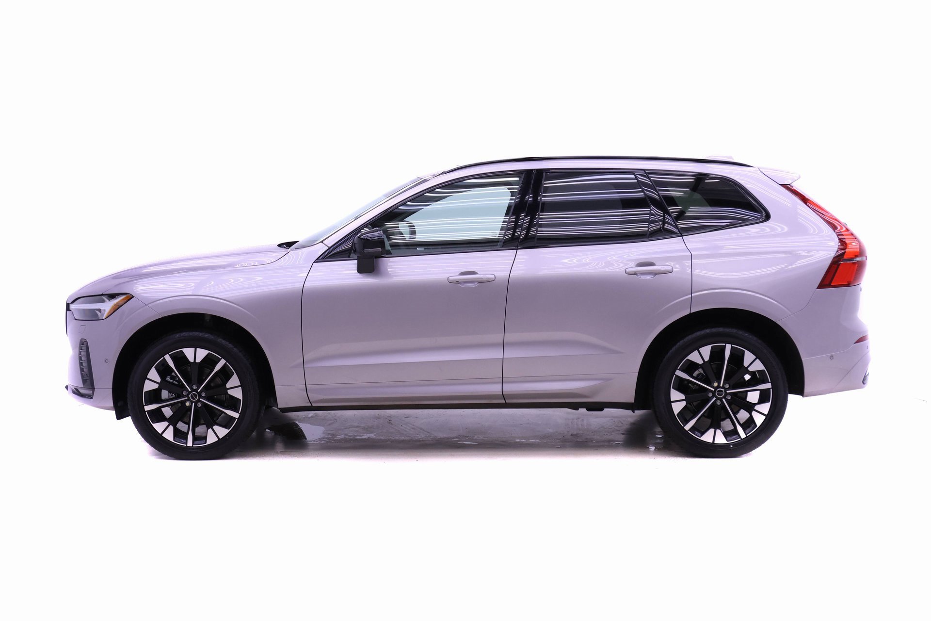 Certified 2026 Volvo XC60 B5 Plus w/ Protection Package Premier image 5
