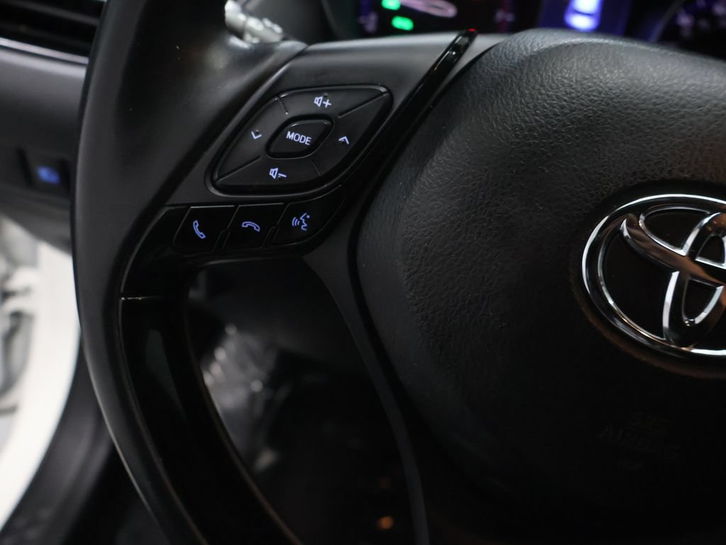 Used 2019 Toyota C-HR XLE FWD image 19
