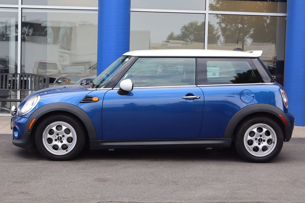 Used 2012 MINI Cooper Hardtop w/ Cold Weather Pkg image 2