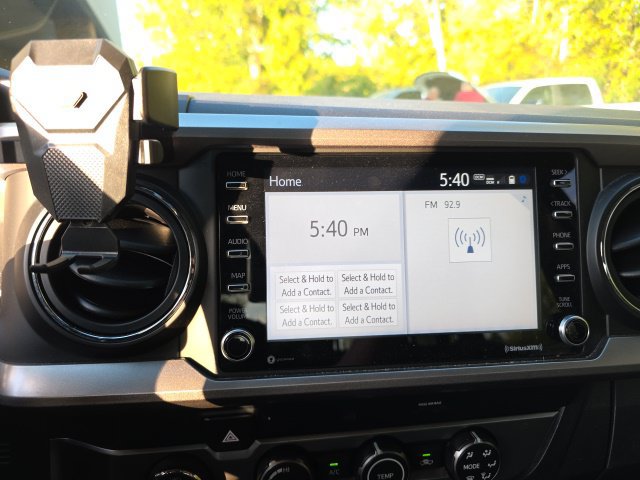 Used 2020 Toyota Tacoma SR5 w/ Technology Package AWD/4WD image 15