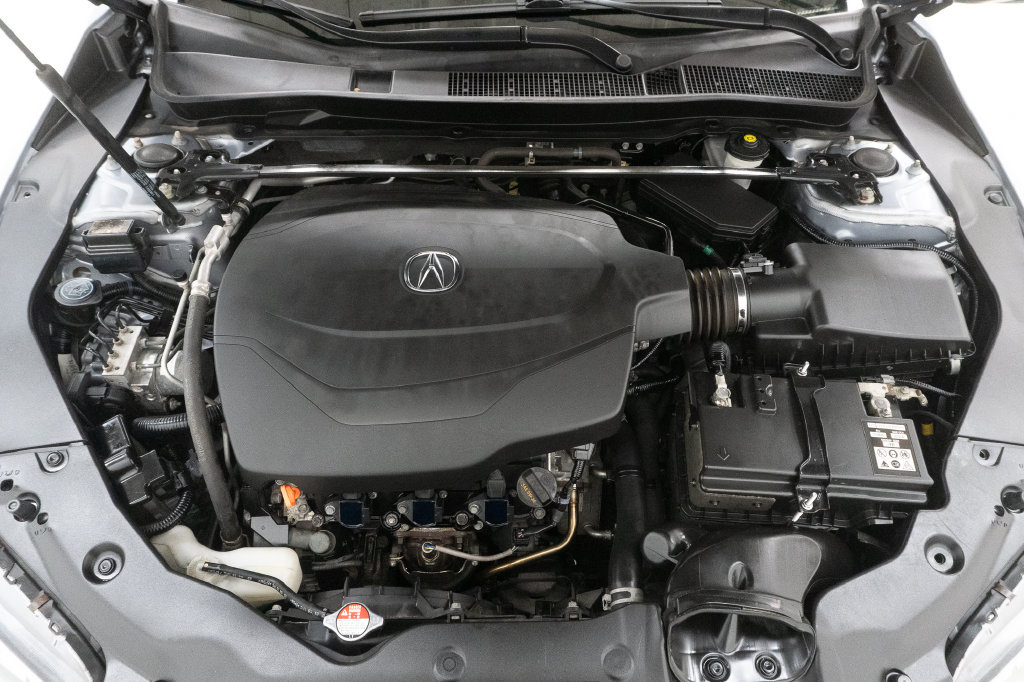 Used 2016 Acura TLX w/ Technology Package FWD image 3
