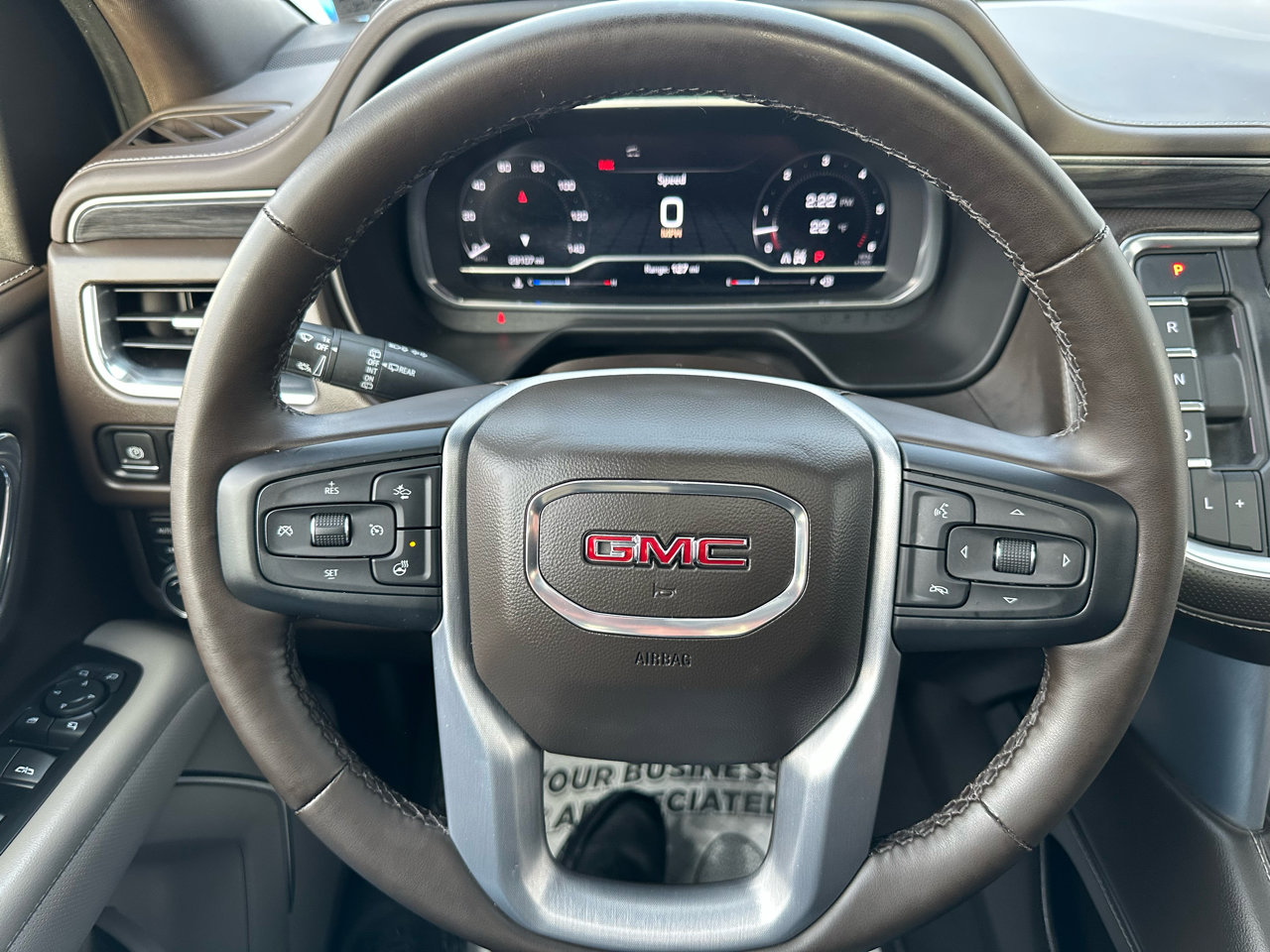 Used 2023 GMC Yukon XL SLT w/ SLT Luxury Package image 21