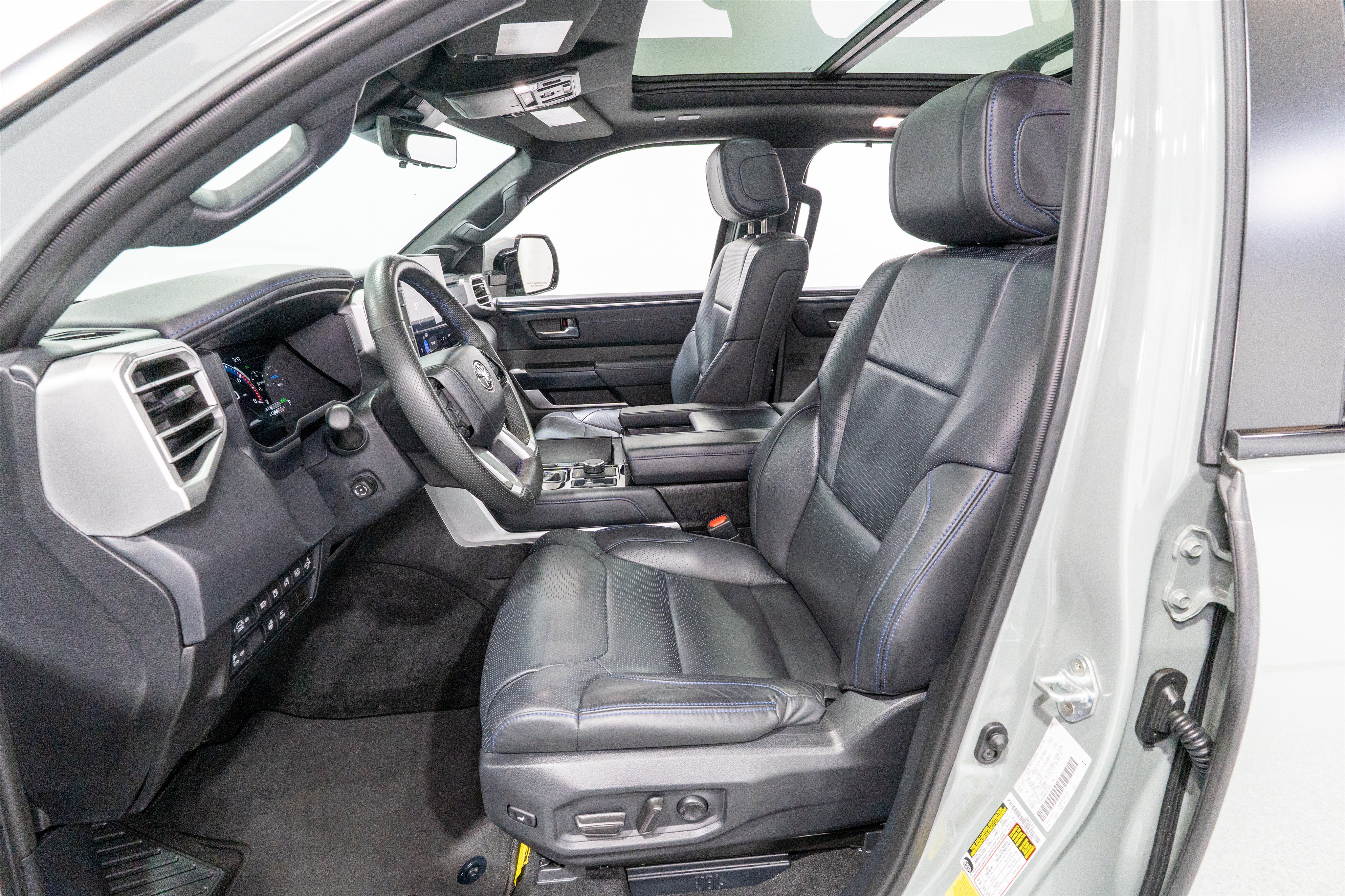 Used 2024 Toyota Sequoia Platinum AWD/4WD image 17
