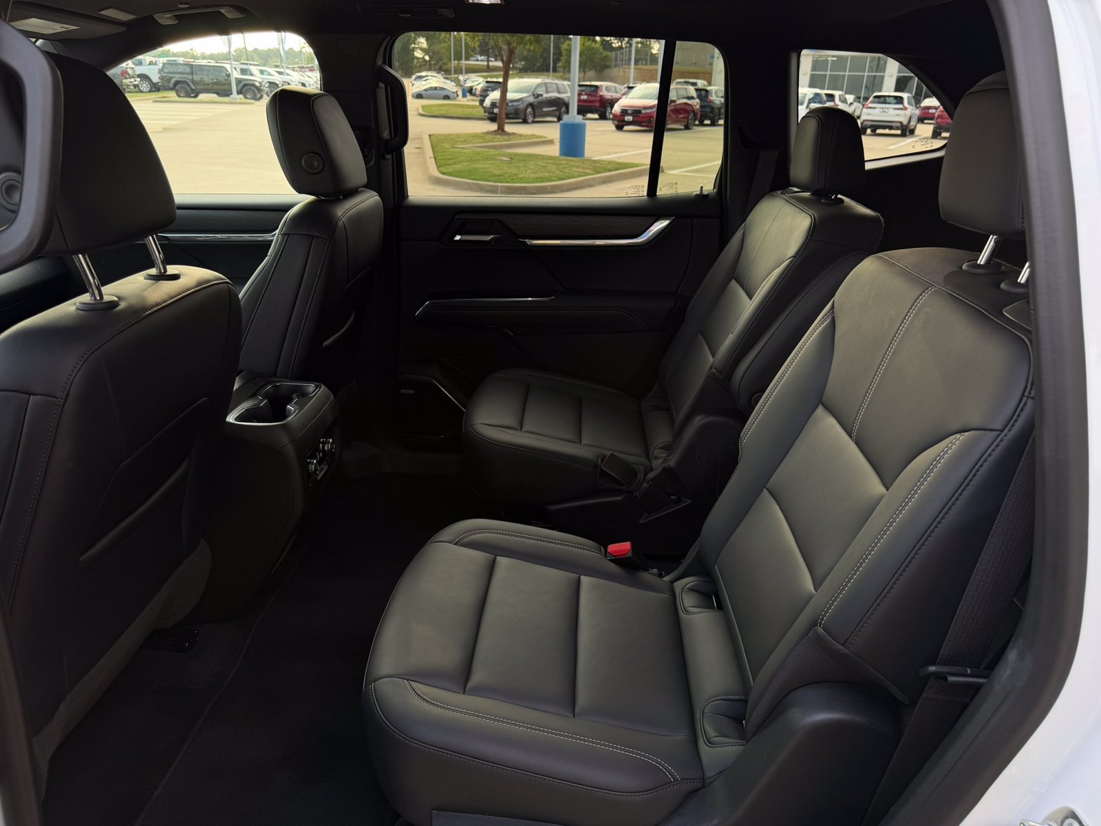 Used 2026 GMC Acadia Elevation w/ Elevation Premium Package FWD image 29