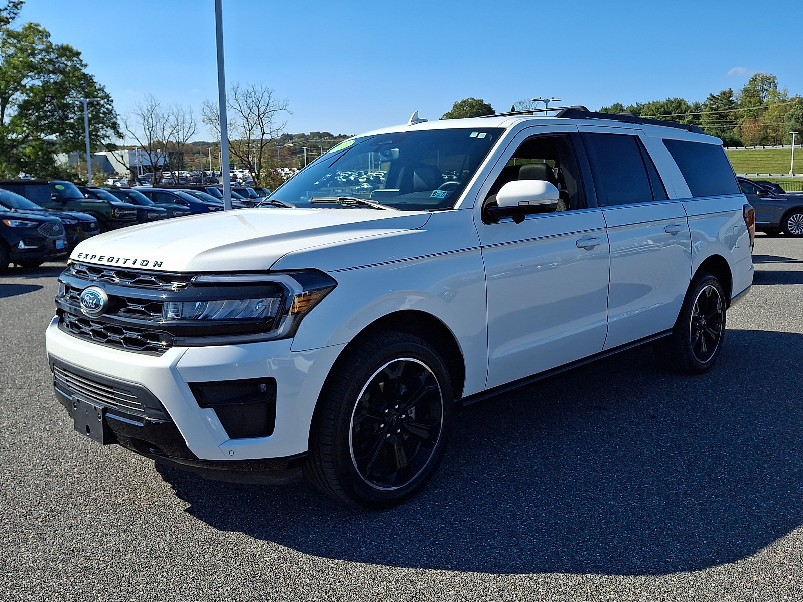 Used 2023 Ford Expedition Max Limited AWD/4WD image 4