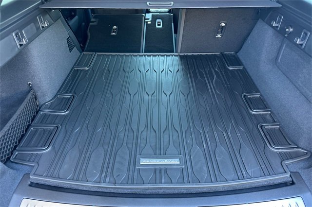 New 2026 Land Rover Range Rover Velar Dynamic SE image 14