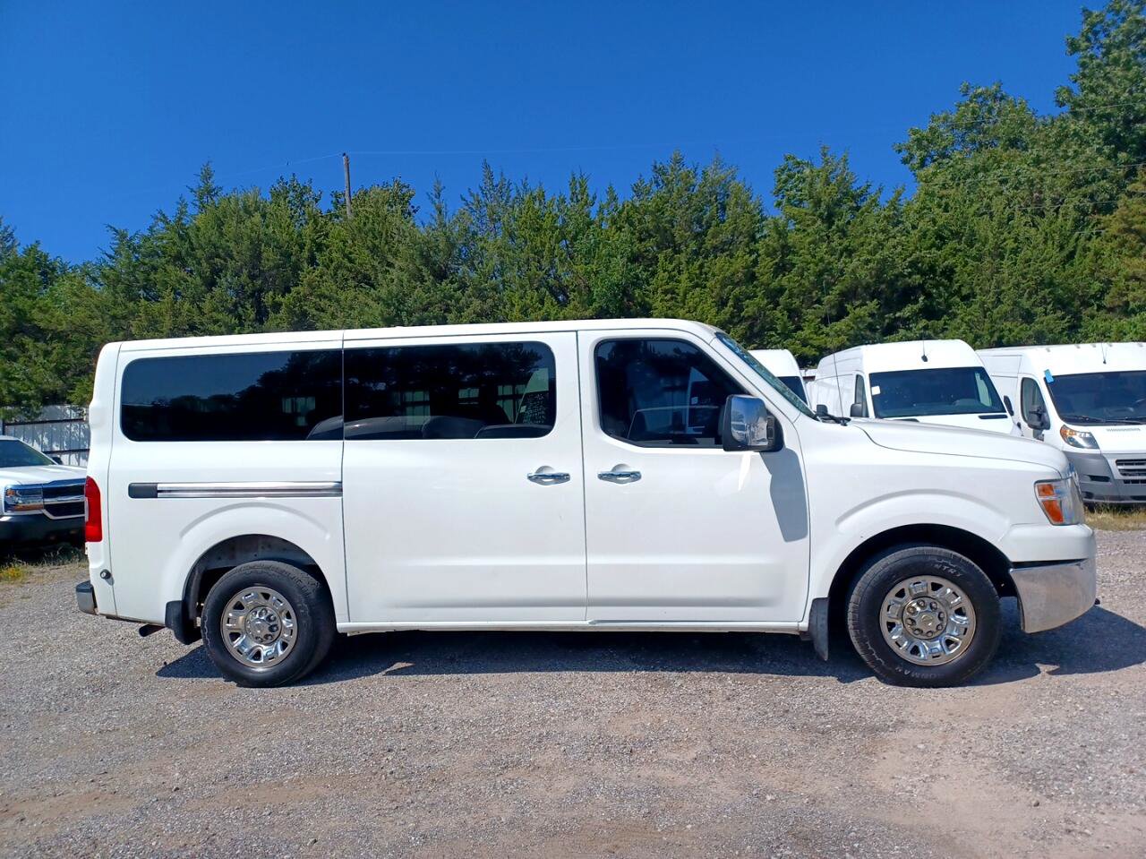 Used 2016 Nissan NV 3500 SV w/ SV Technology Package image 4