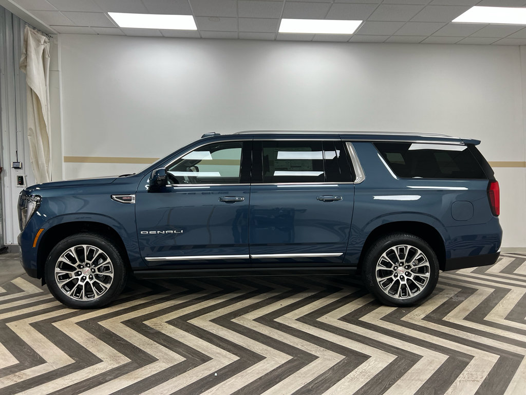 New 2026 GMC Yukon XL Denali w/ Denali Reserve Package AWD/4WD image 3