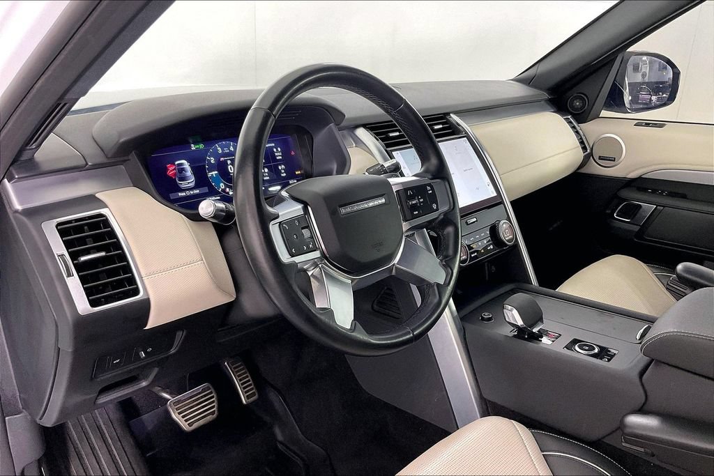 Used 2022 Land Rover Discovery S R-Dynamic AWD/4WD image 16