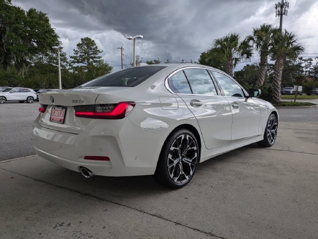 New 2026 BMW 330i Sedan w/ Premium Package RWD image 5