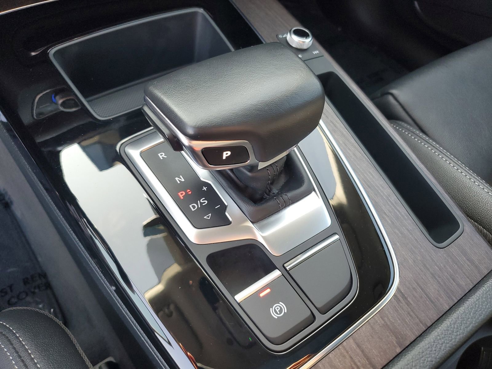 Used 2023 Audi Q5 e Premium w/ Convenience Package image 27