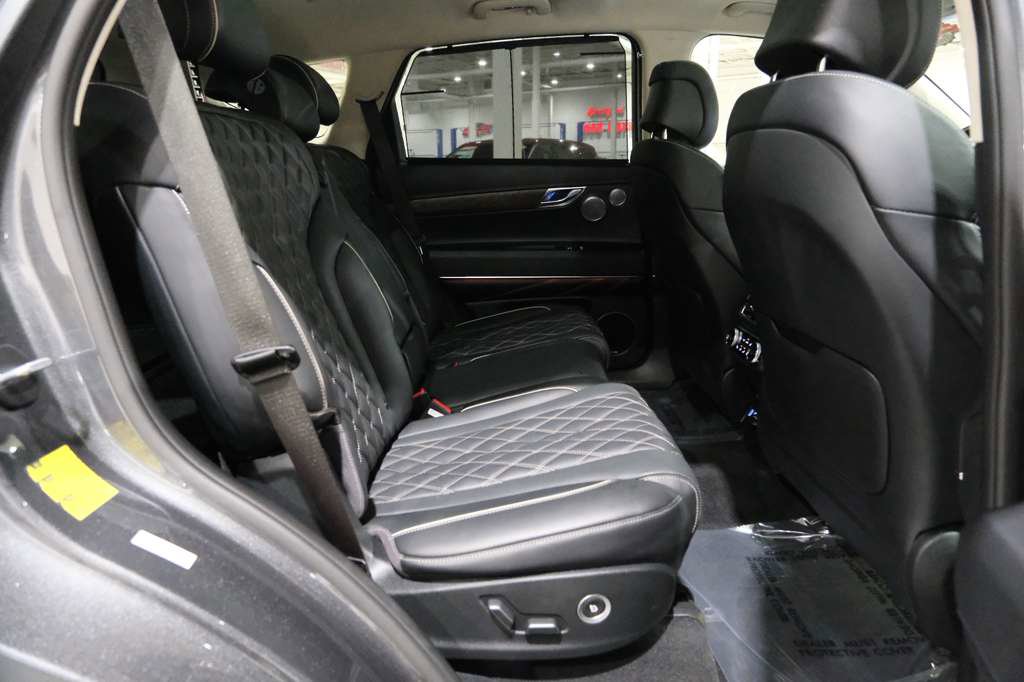 Used 2023 Genesis GV80 3.5T AWD/4WD image 26