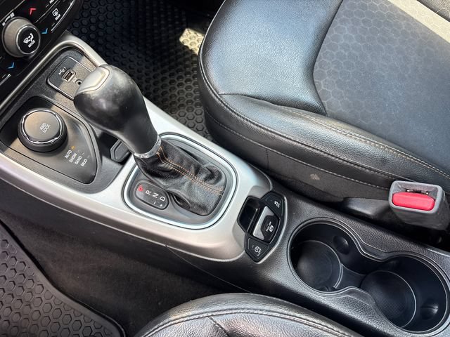 Used 2019 Jeep Compass Latitude w/ Cold Weather Group AWD/4WD image 25