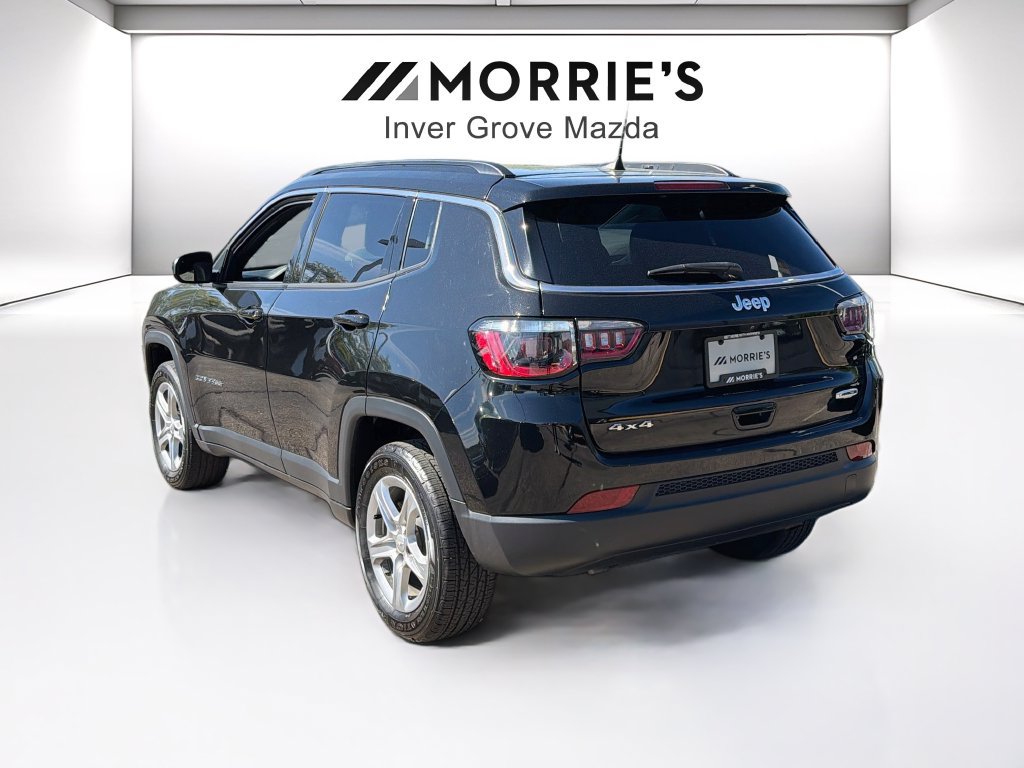 Used 2023 Jeep Compass Latitude w/ Sun and Sound Group AWD/4WD image 7