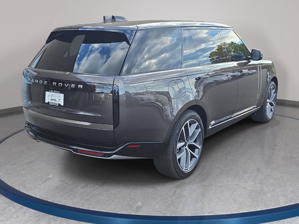 New 2027 Land Rover Range Rover Long Wheelbase SE AWD/4WD image 5