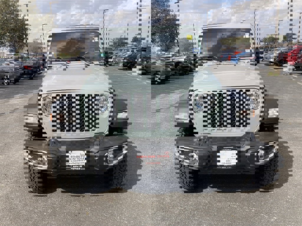 Used 2023 Jeep Gladiator Sport w/ Off Road Group image 2