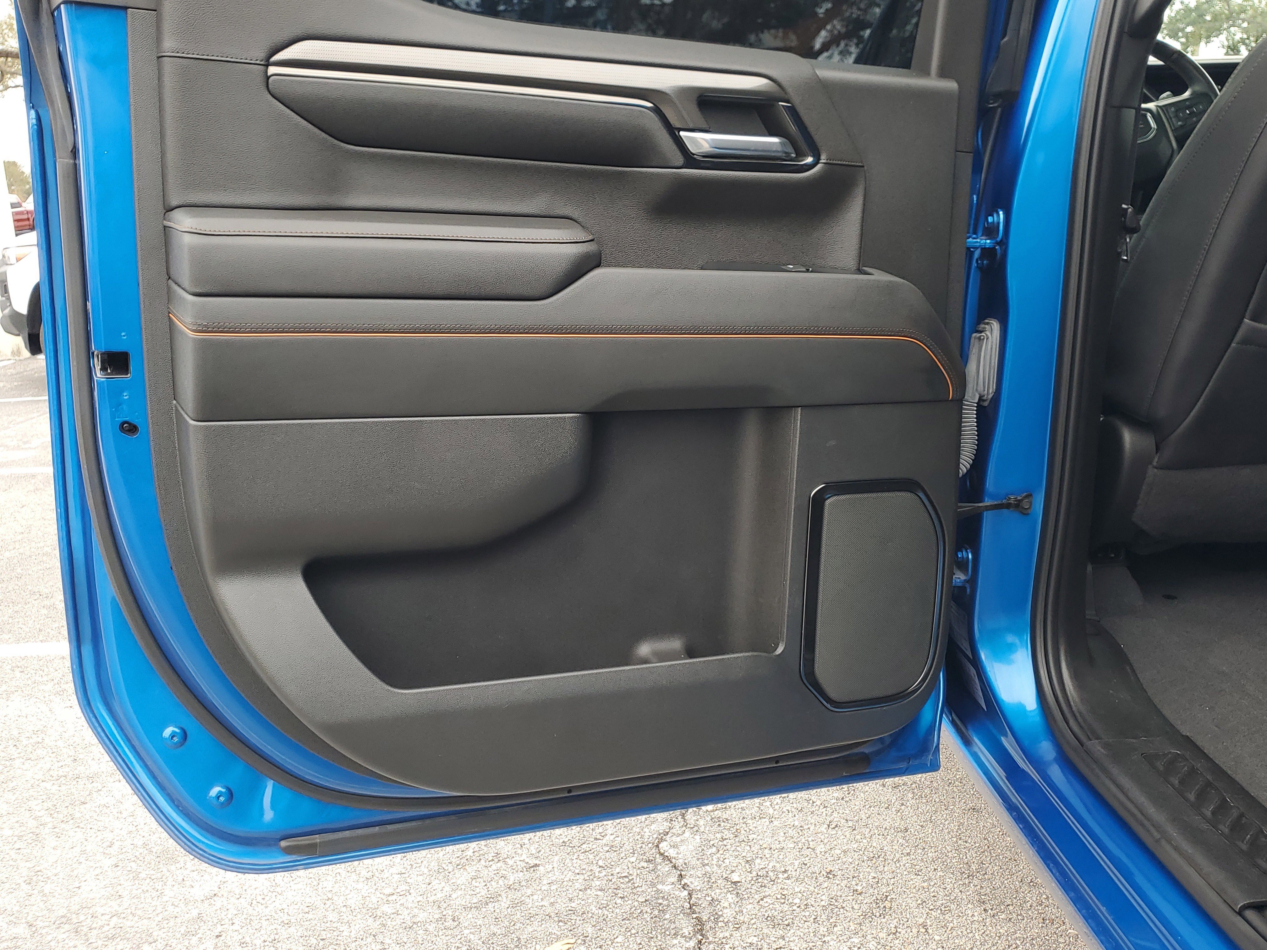 Used 2023 GMC Sierra 1500 AT4 w/ AT4 Preferred Package image 11