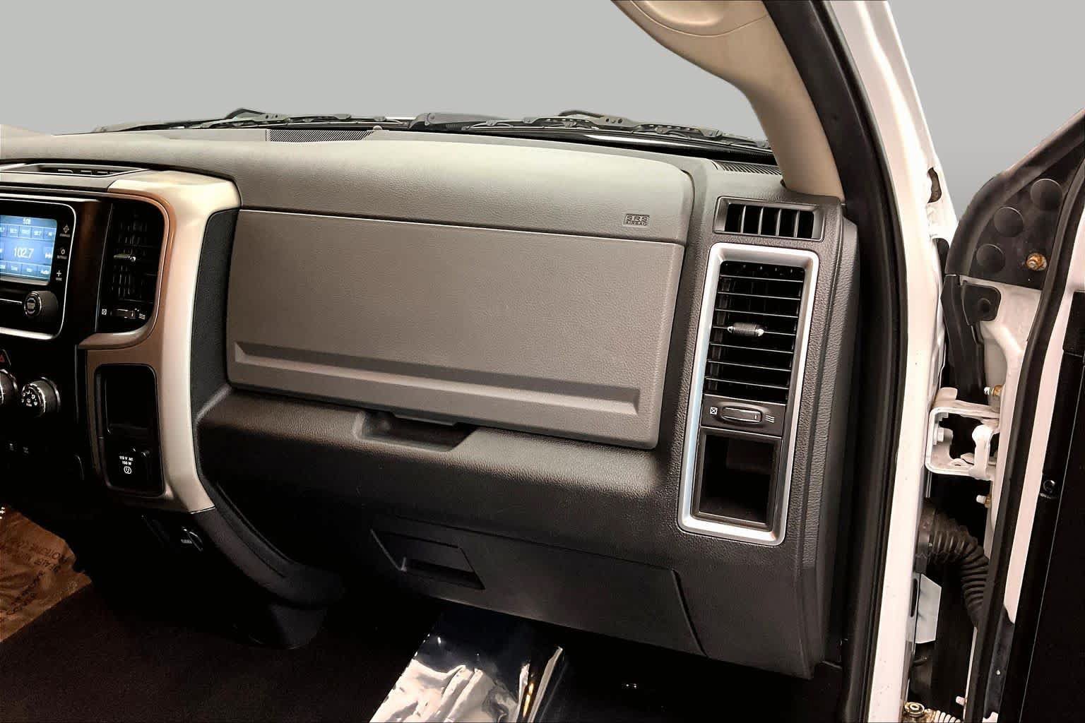 Used 2015 RAM 1500 Classic SLT RWD image 17