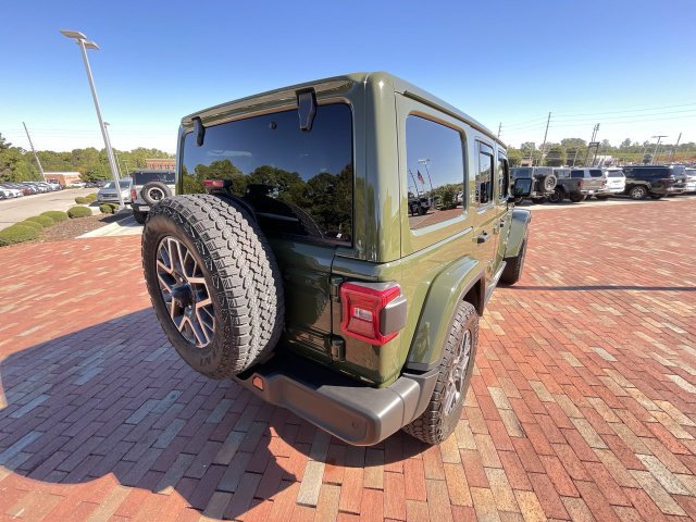 Used 2024 Jeep Wrangler Unlimited Sahara w/ Technology Group AWD/4WD image 34