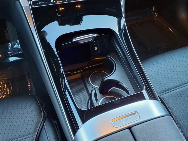 Used 2025 Mercedes-Benz GLC 300 image 7