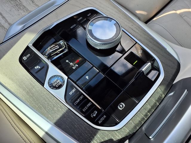 Used 2025 BMW X7 xDrive40i w/ Executive Package AWD/4WD image 12