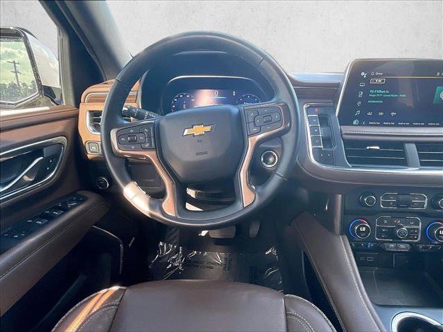 Used 2024 Chevrolet Suburban High Country RWD image 7