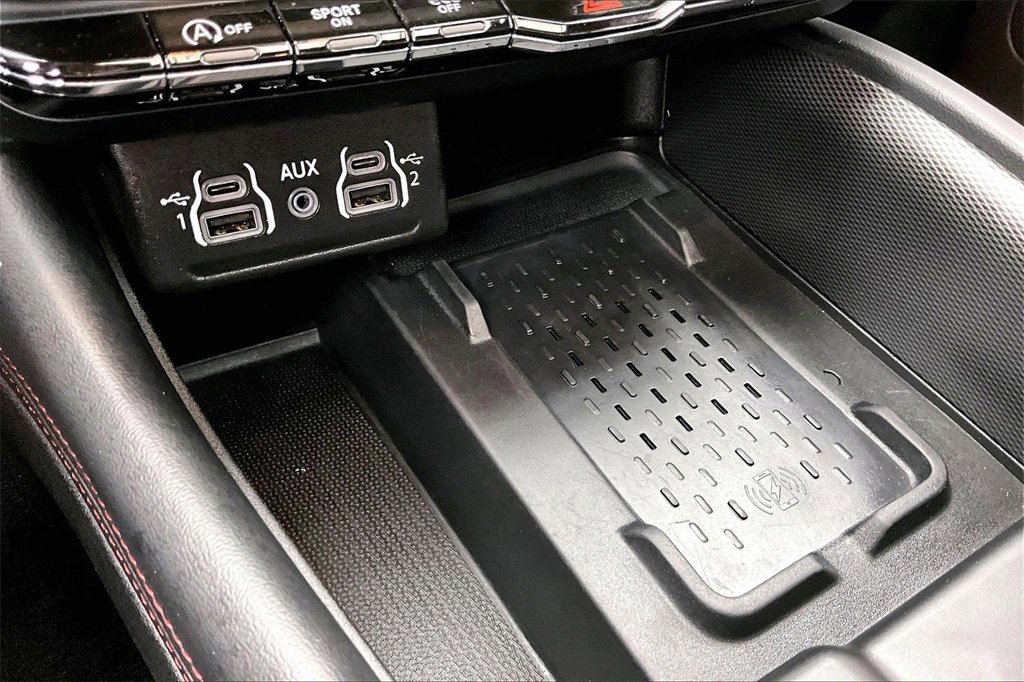 Used 2025 Dodge Durango GT image 33