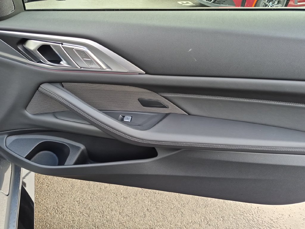 Used 2027 BMW M4 Competition RWD image 16