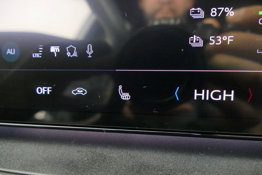 Certified 2025 Audi Q6 e-tron Premium w/ Convenience Package image 12