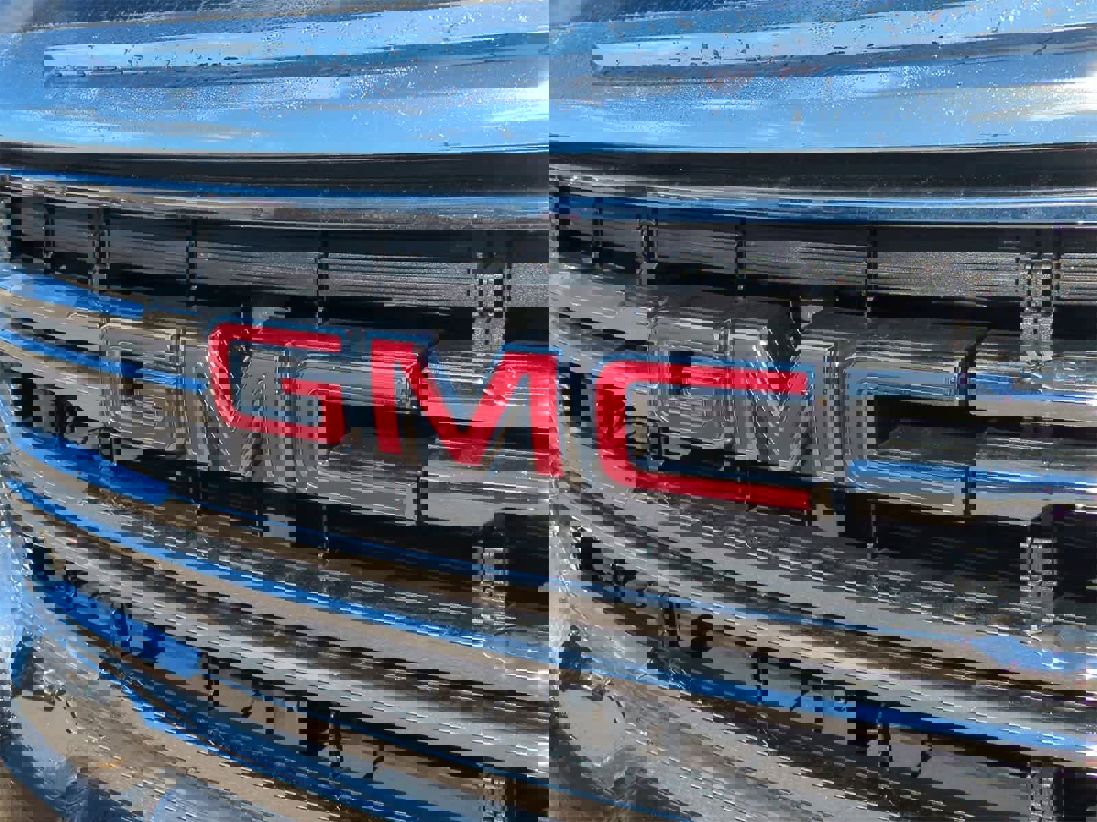 Used 2023 GMC Acadia SLE w/ Driver Convenience Package image 12