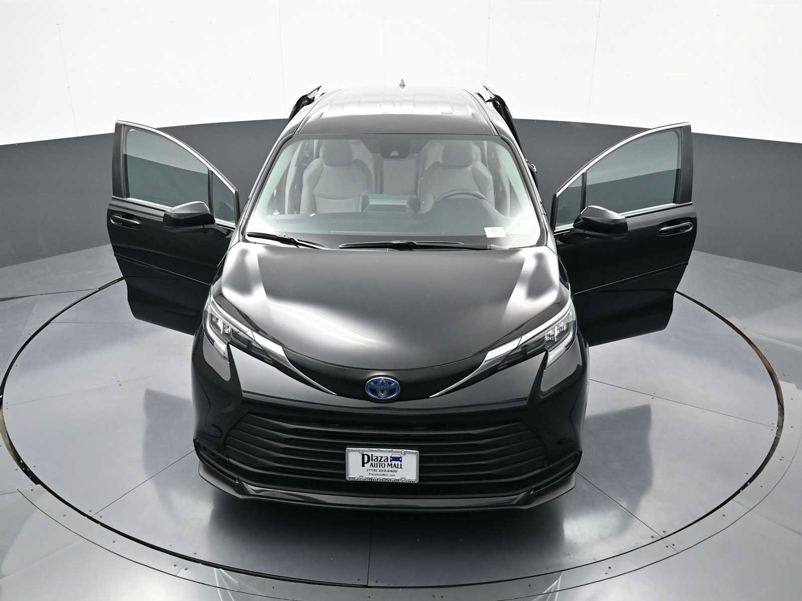Used 2024 Toyota Sienna LE w/ Protection Package (TMS) AWD/4WD image 42