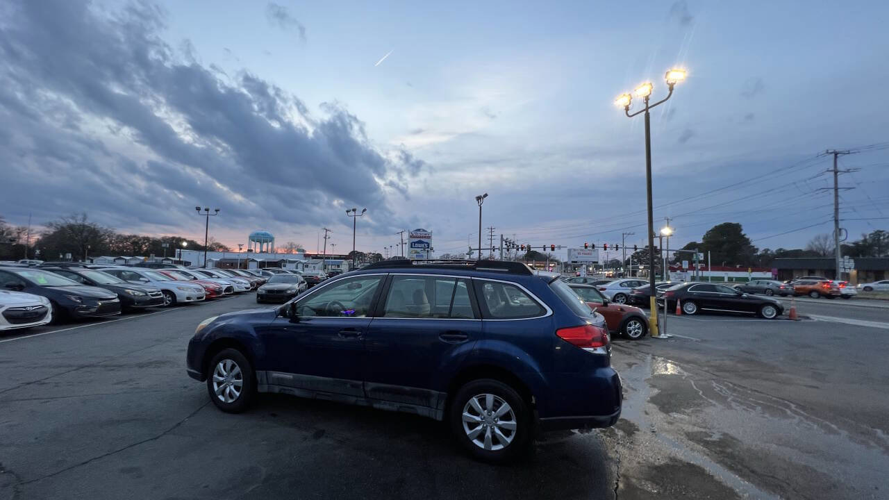 Used 2010 Subaru Outback 2.5i image 11