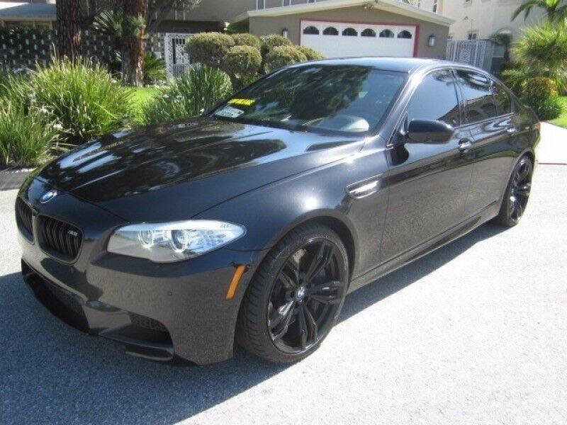 Used 2013 BMW M5 RWD image 32
