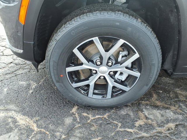 New 2025 Jeep Grand Cherokee L Limited image 6