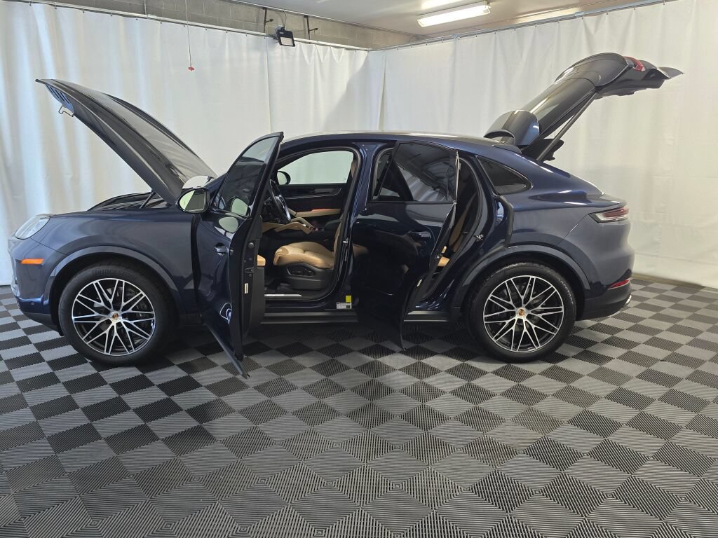 Certified 2025 Porsche Cayenne Coupe AWD/4WD image 13