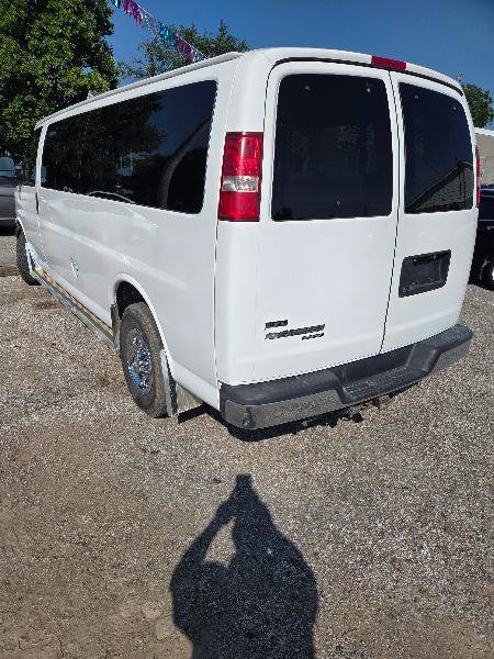 Used 2010 Chevrolet Express 3500 LT w/ LT Preferred Equipment Group RWD image 7