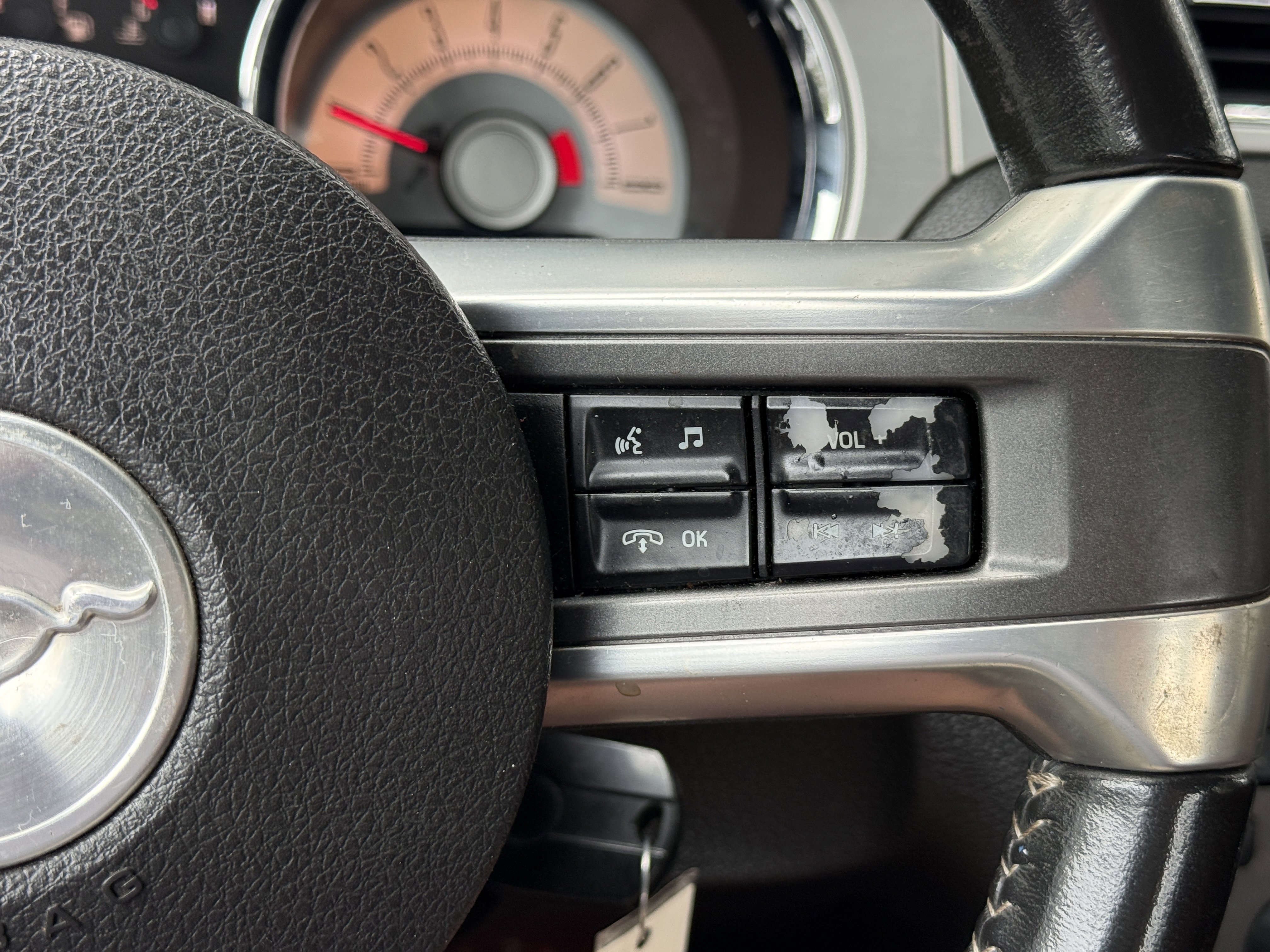 Used 2010 Ford Mustang GT image 14