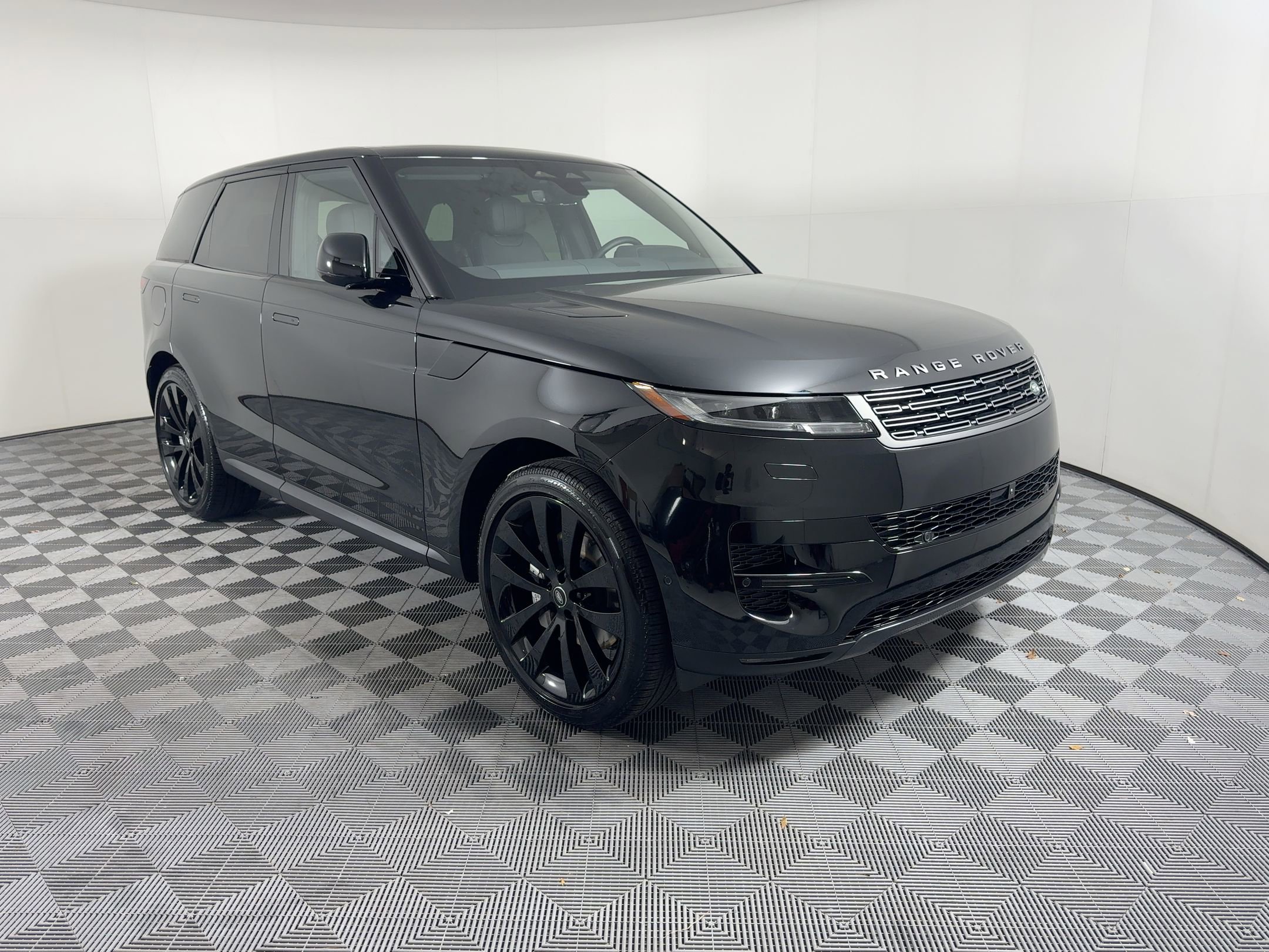 New 2025 Land Rover Range Rover Sport SE image 7