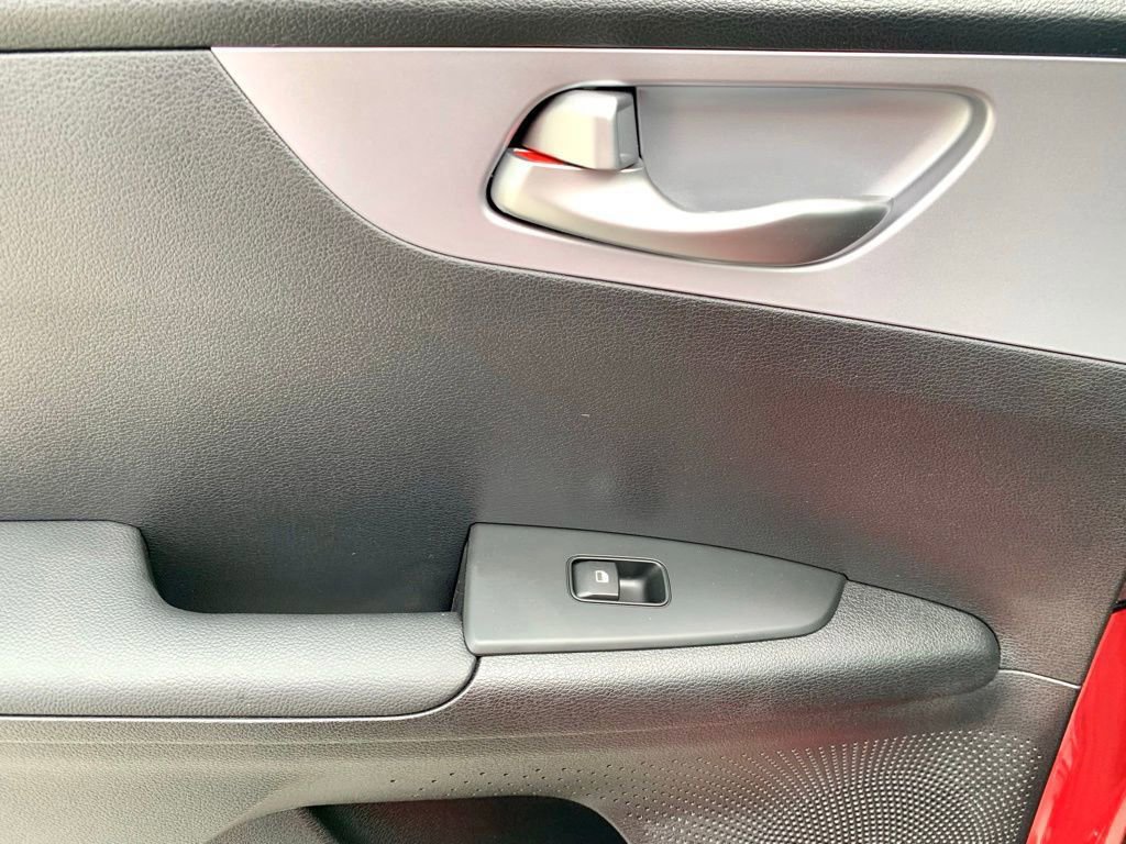 Used 2024 Kia Forte LXS w/ LXS Technology Package image 18