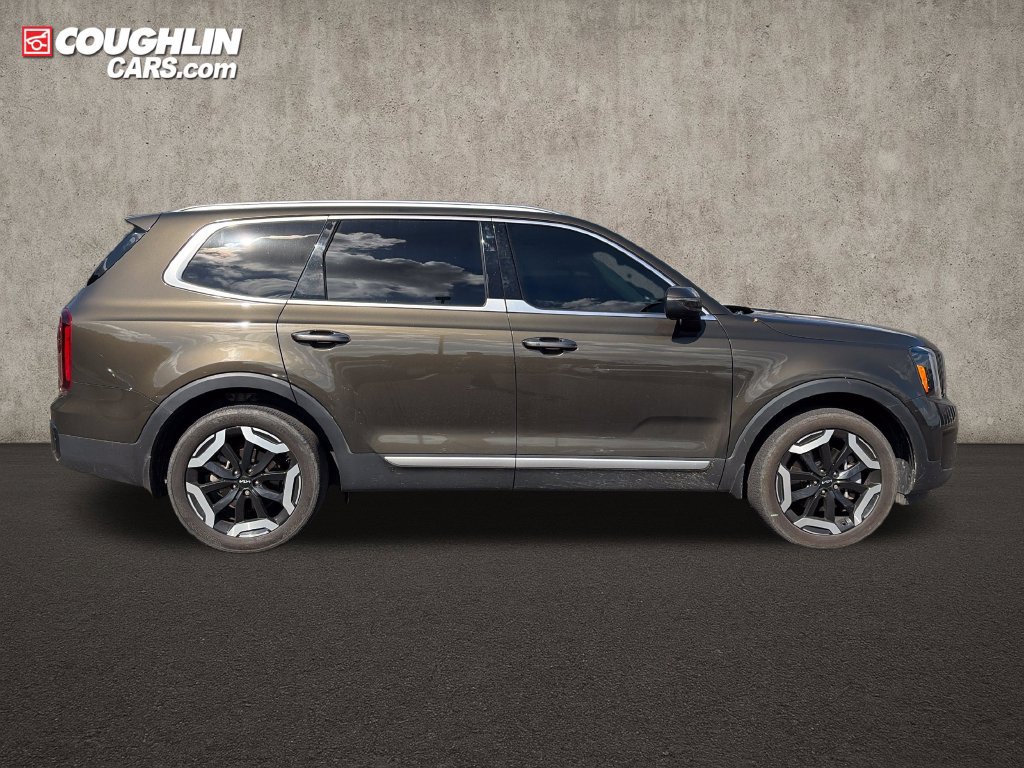 Used 2024 Kia Telluride S FWD image 9
