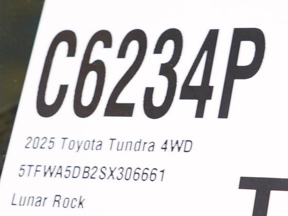 Used 2025 Toyota Tundra Limited AWD/4WD image 32