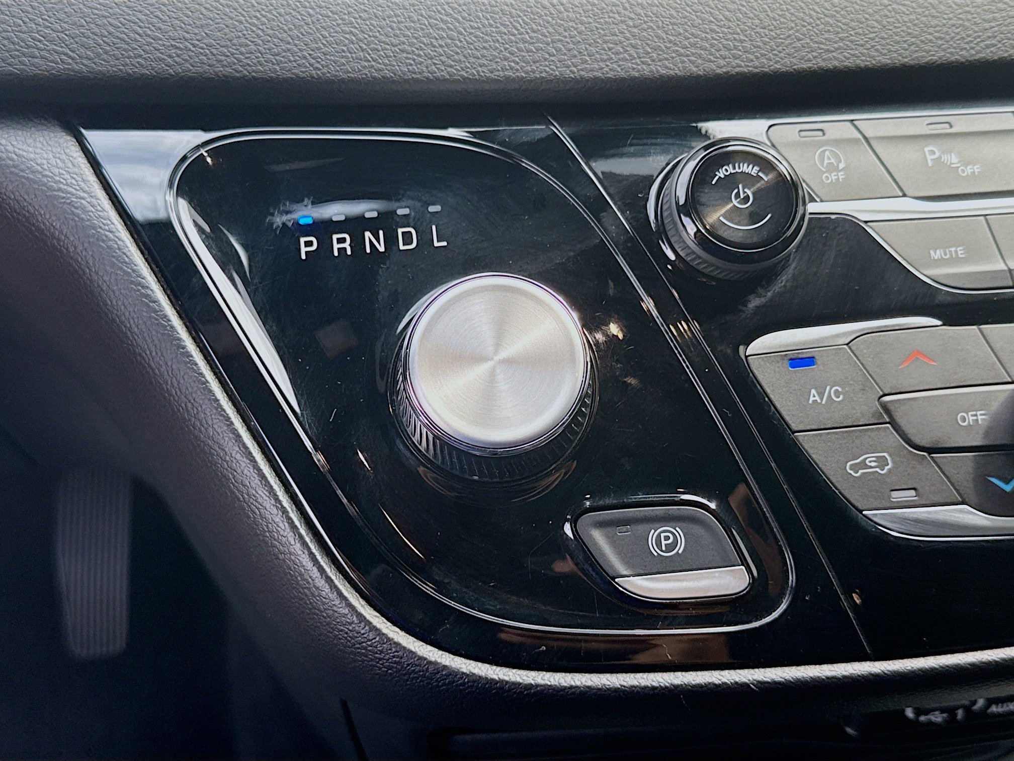 Used 2025 Chrysler Pacifica Select FWD image 15