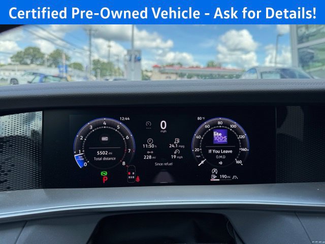 Certified 2026 Volkswagen Tiguan SE w/ Panoramic Sunroof Package AWD/4WD image 11