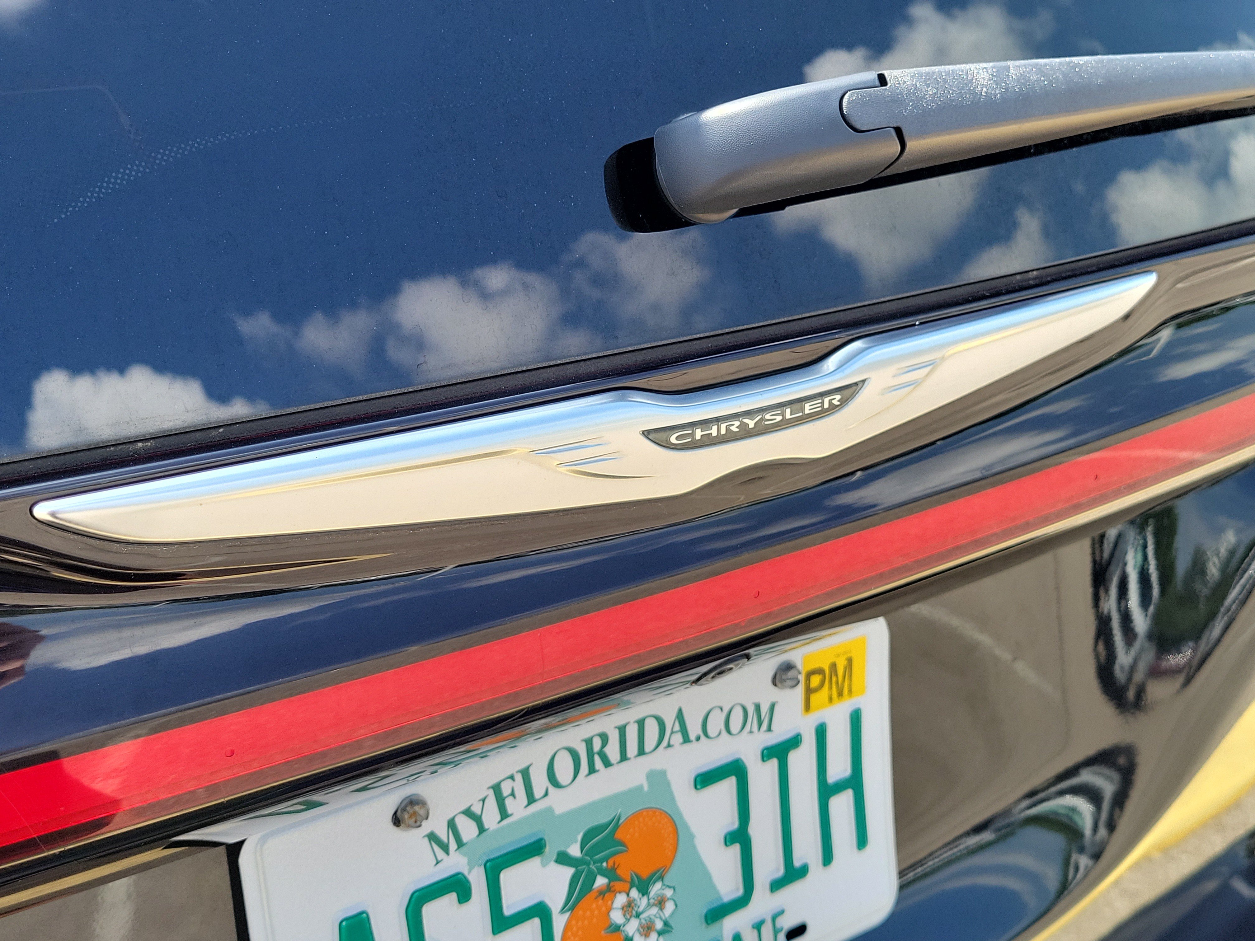 Used 2022 Chrysler Pacifica Touring-L FWD image 6