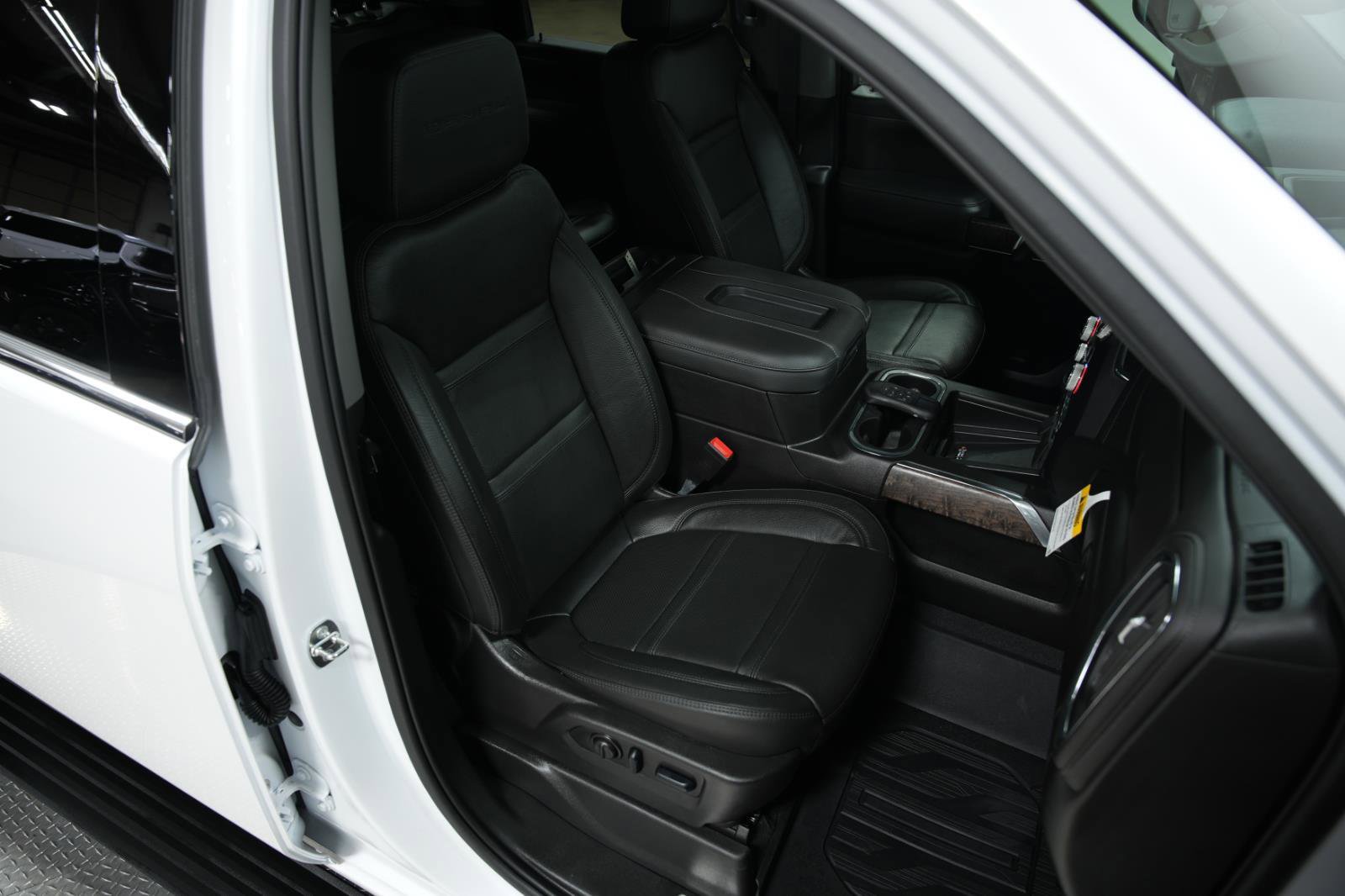 Used 2022 GMC Sierra 2500 Denali w/ Denali Ultimate Package image 16