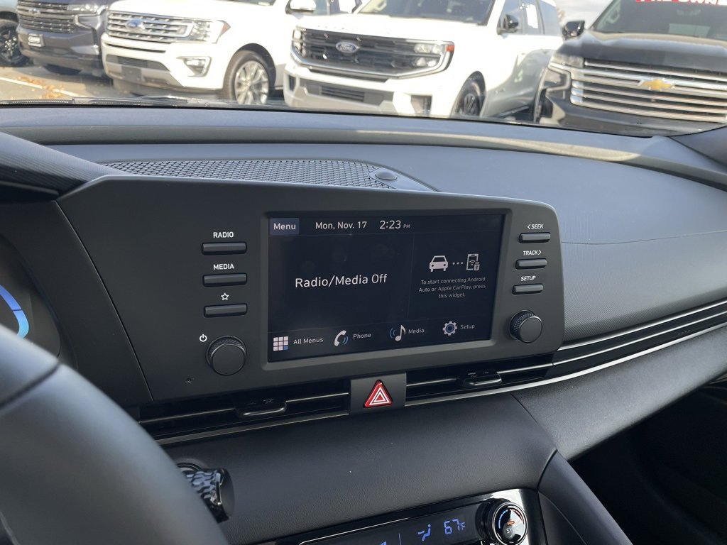 Used 2025 Hyundai Elantra Sport image 15