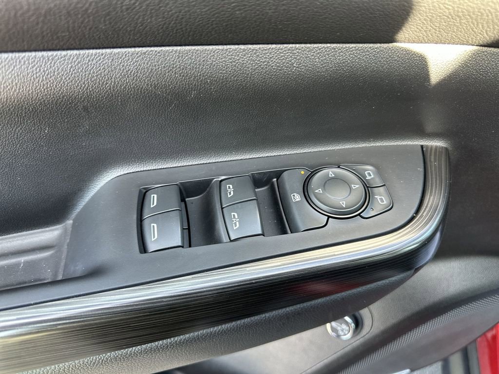 Used 2023 GMC Acadia SLT FWD image 13